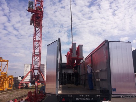 Kraanonderdelen voor de beurs in Kortrijk