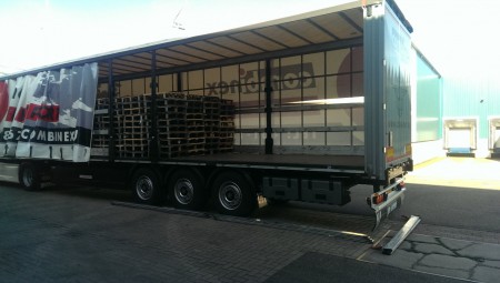 Nog een lading lege pallets